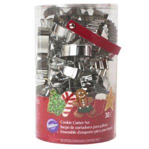 never used 30-piece holiday metal cookie cutter set